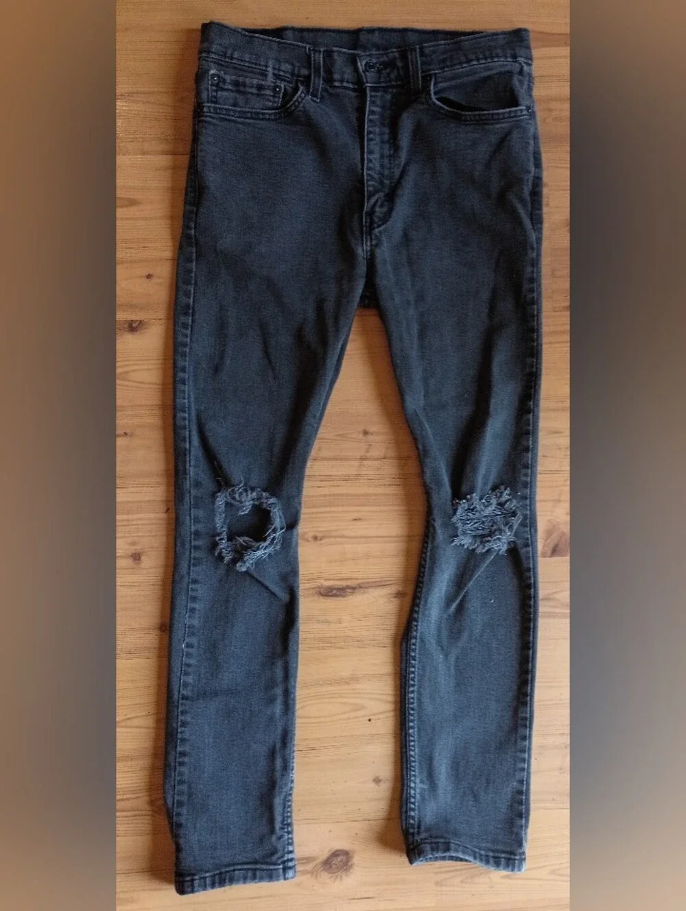 Levi's 510 Men's Skinny Fit Black Distressed Jeans W34 L30 (Measures 31x28.5)